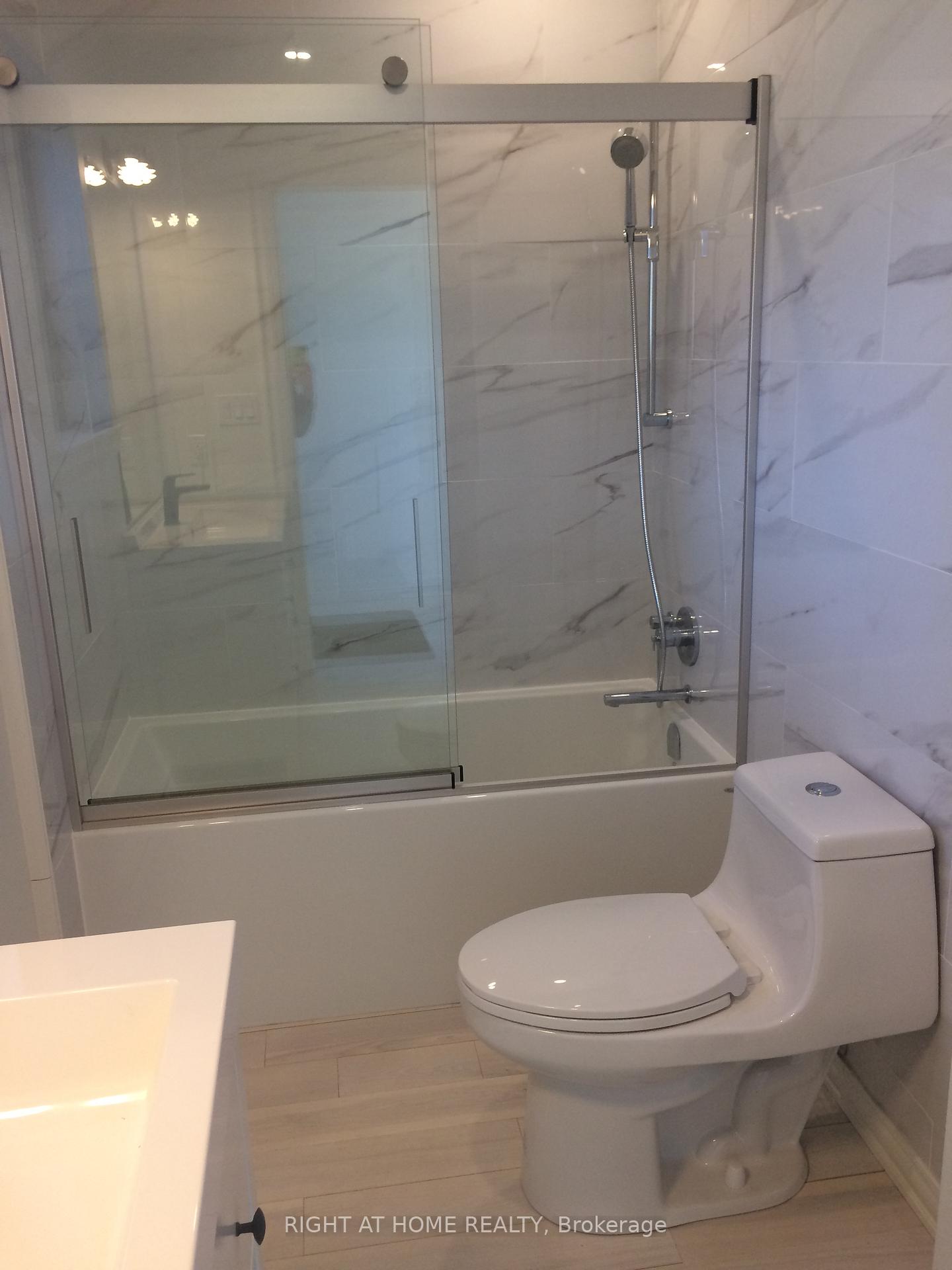 Photo 16 of Unit 4, 843 Main Street E, Hamilton, Stipley — HOMEH