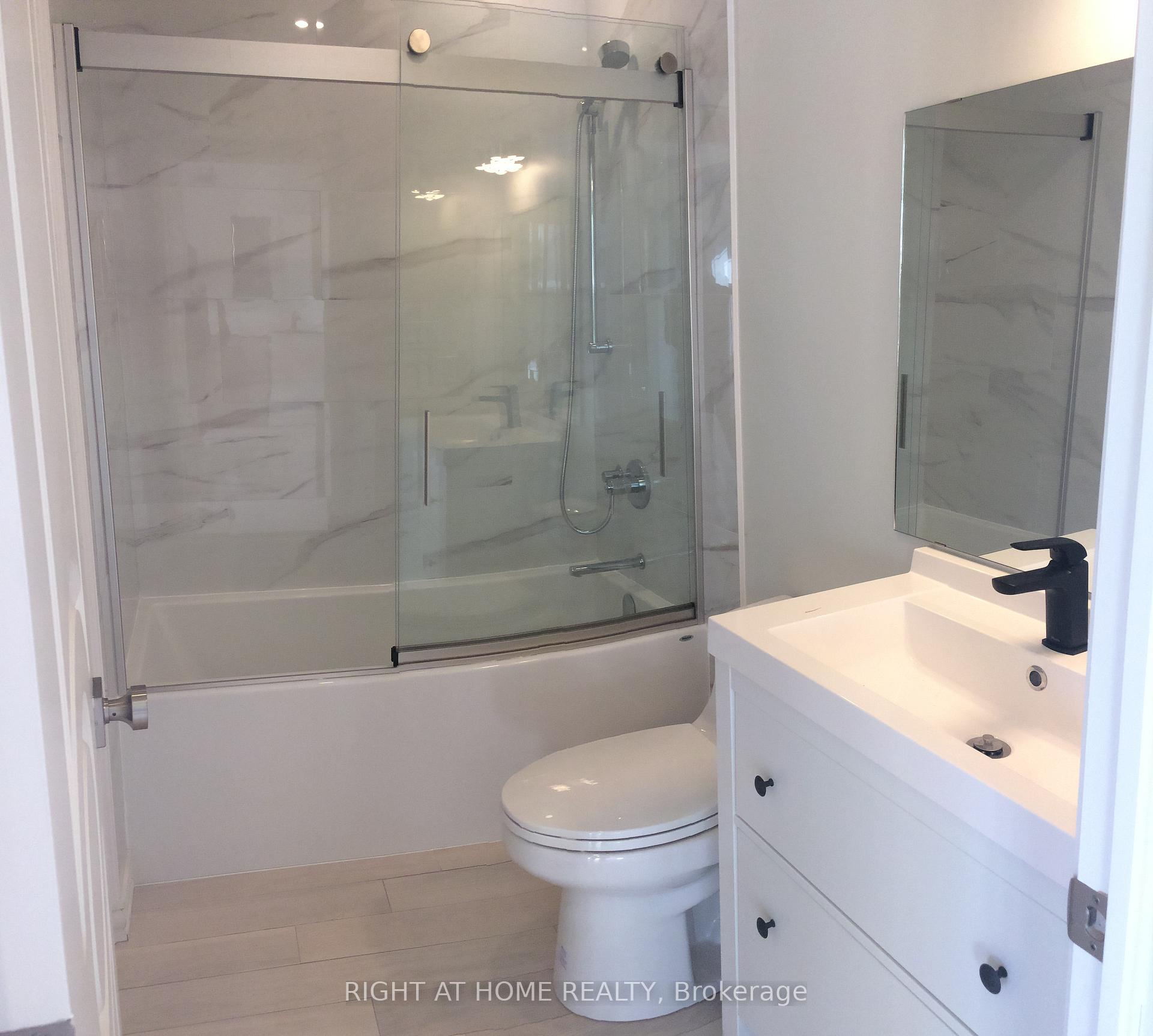 Photo 17 of Unit 4, 843 Main Street E, Hamilton, Stipley — HOMEH