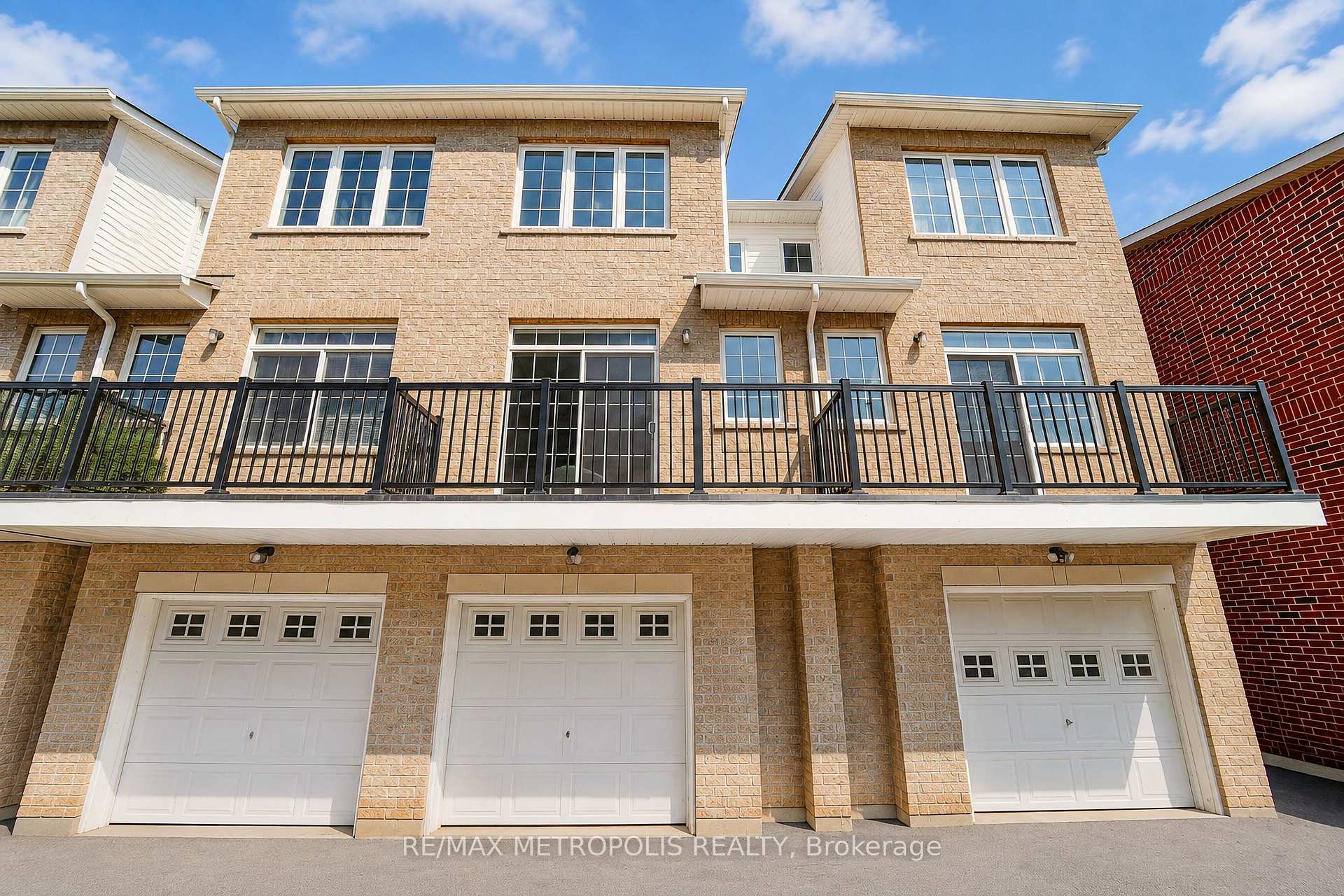 Photo 2 of 3767B St Claire Avenue E, Scarborough, Cliffcrest — HOMEH