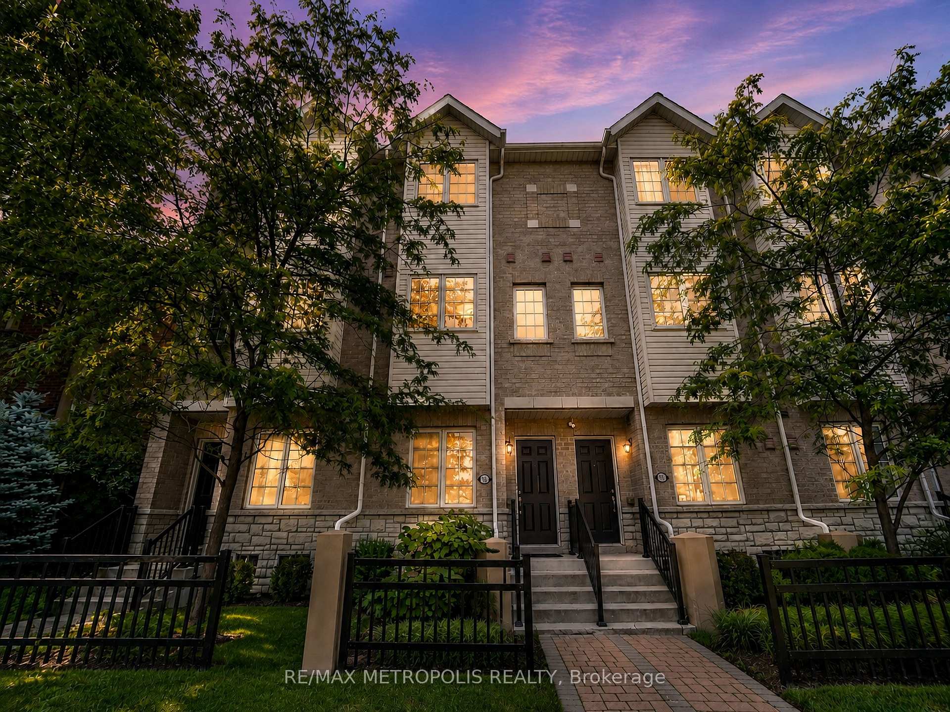 Photo 5 of 3767B St Claire Avenue E, Scarborough, Cliffcrest — HOMEH