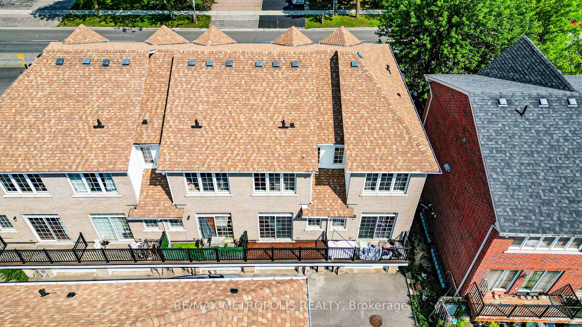 Photo 10 of 3767B St Claire Avenue E, Scarborough, Cliffcrest — HOMEH