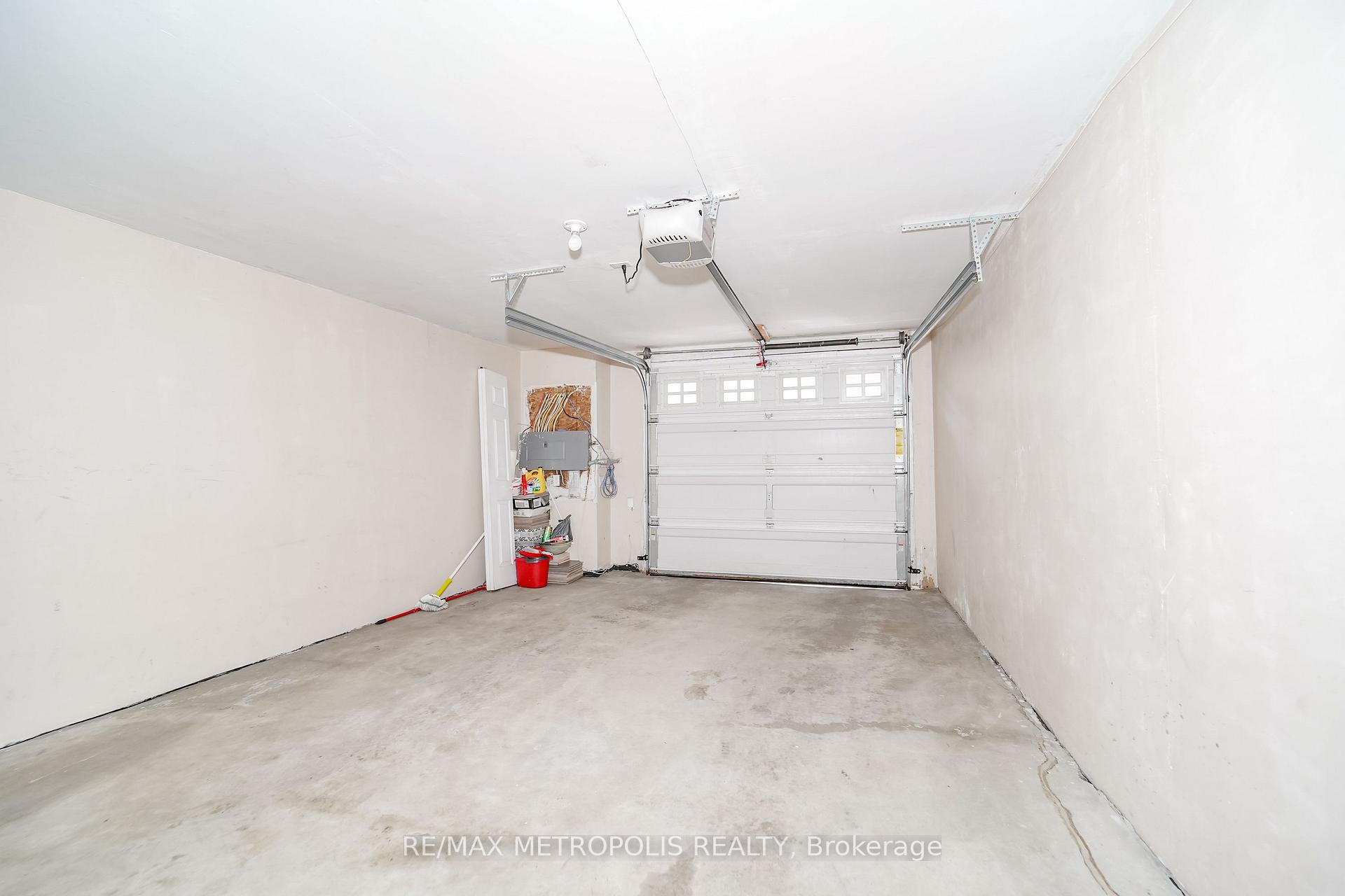 Photo 19 of 3767B St Claire Avenue E, Scarborough, Cliffcrest — HOMEH