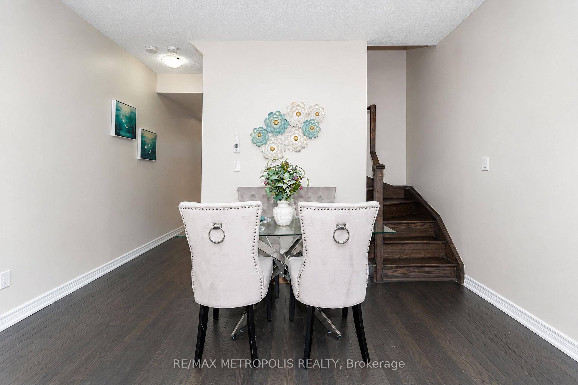 Photo 23 of 3767B St Claire Avenue E, Scarborough, Cliffcrest — HOMEH