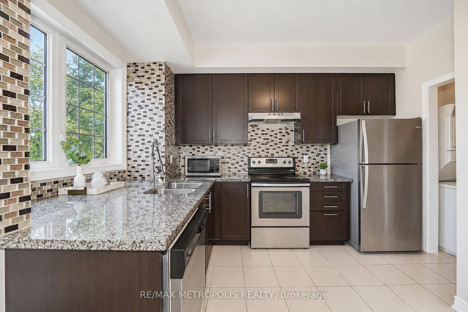Photo 27 of 3767B St Claire Avenue E, Scarborough, Cliffcrest — HOMEH