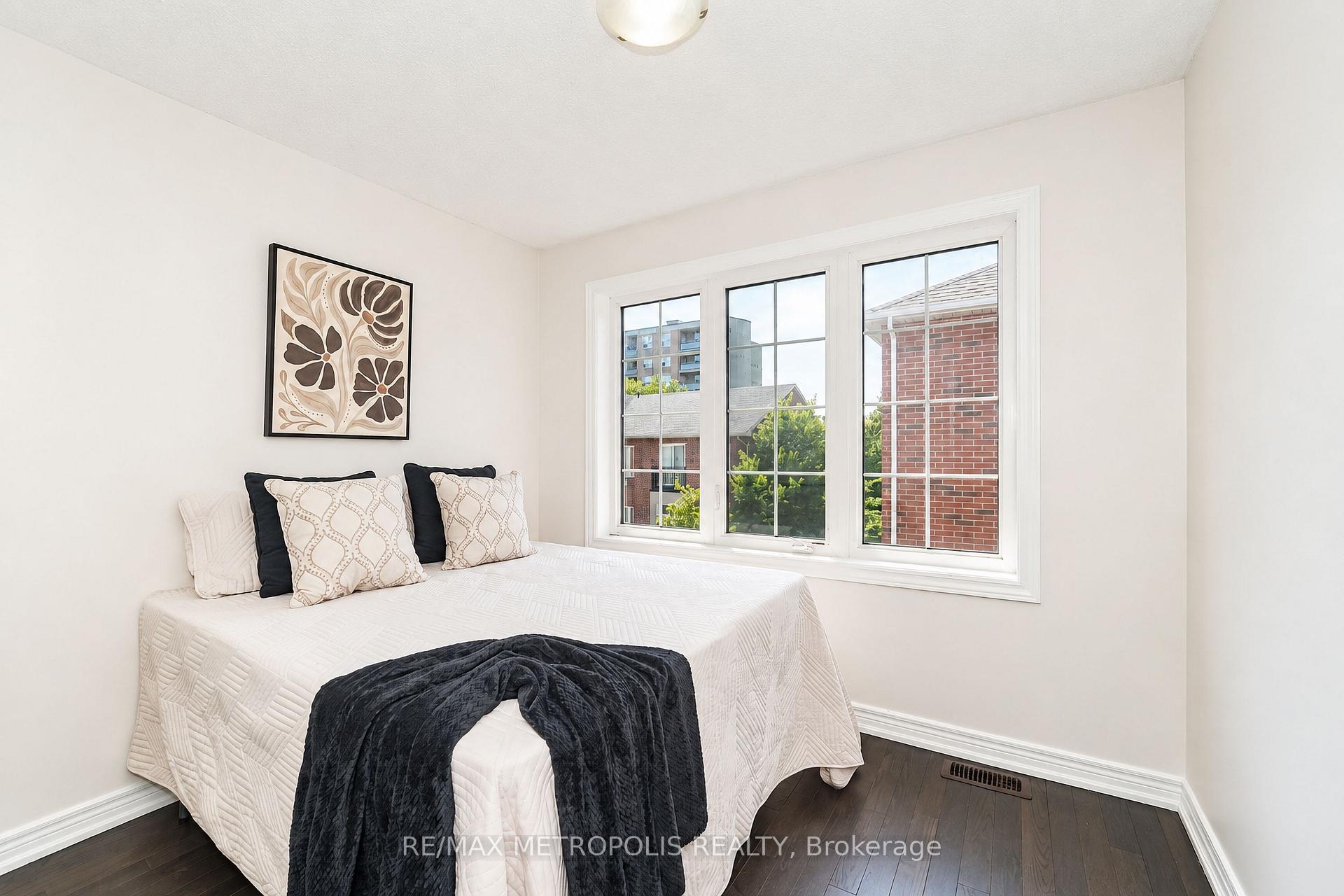 Photo 35 of 3767B St Claire Avenue E, Scarborough, Cliffcrest — HOMEH
