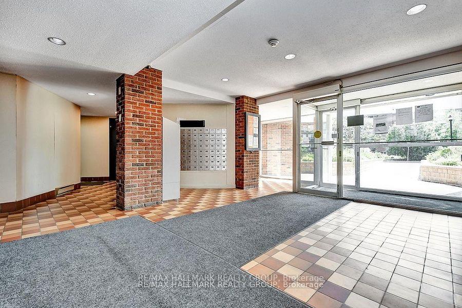 Photo 3 of Unit 401C, 2041 Arrowsmith Drive, Ottawa, Beacon Hill South — HOMEH