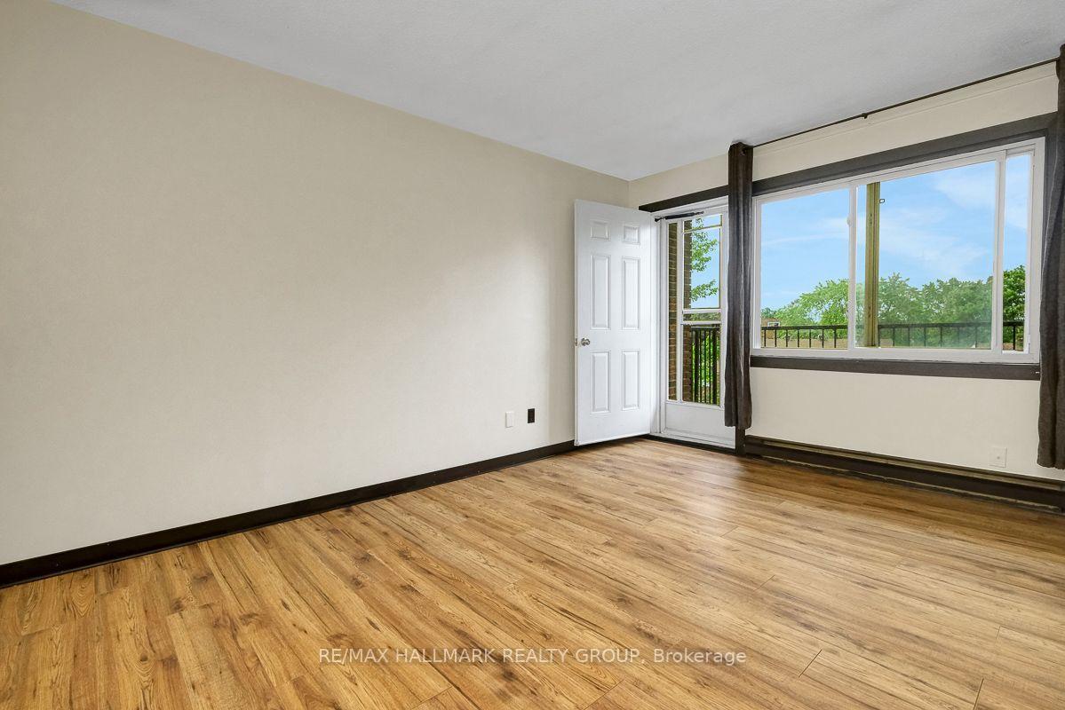 Photo 5 of Unit 401C, 2041 Arrowsmith Drive, Ottawa, Beacon Hill South — HOMEH