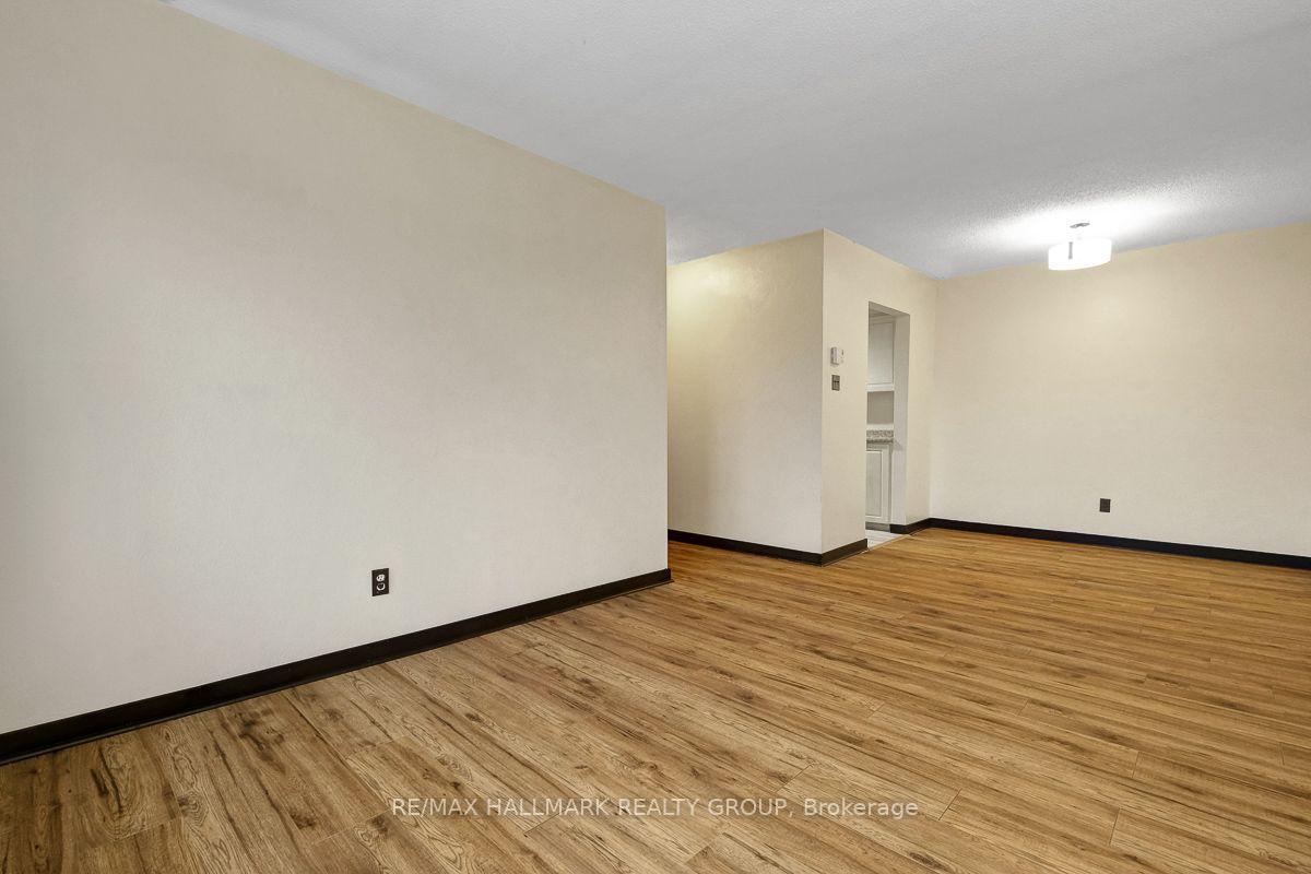 Photo 7 of Unit 401C, 2041 Arrowsmith Drive, Ottawa, Beacon Hill South — HOMEH