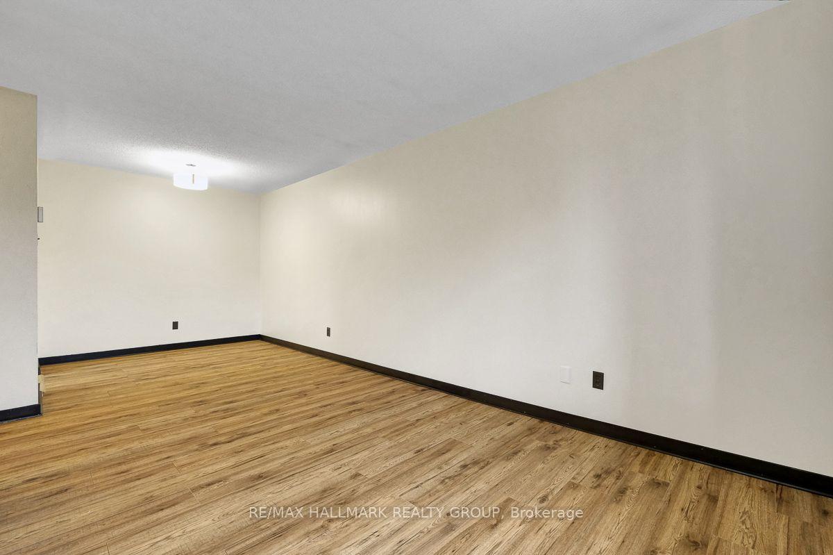 Photo 8 of Unit 401C, 2041 Arrowsmith Drive, Ottawa, Beacon Hill South — HOMEH