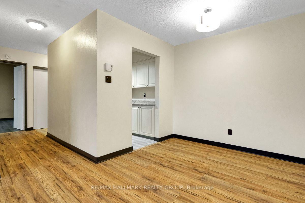 Photo 9 of Unit 401C, 2041 Arrowsmith Drive, Ottawa, Beacon Hill South — HOMEH