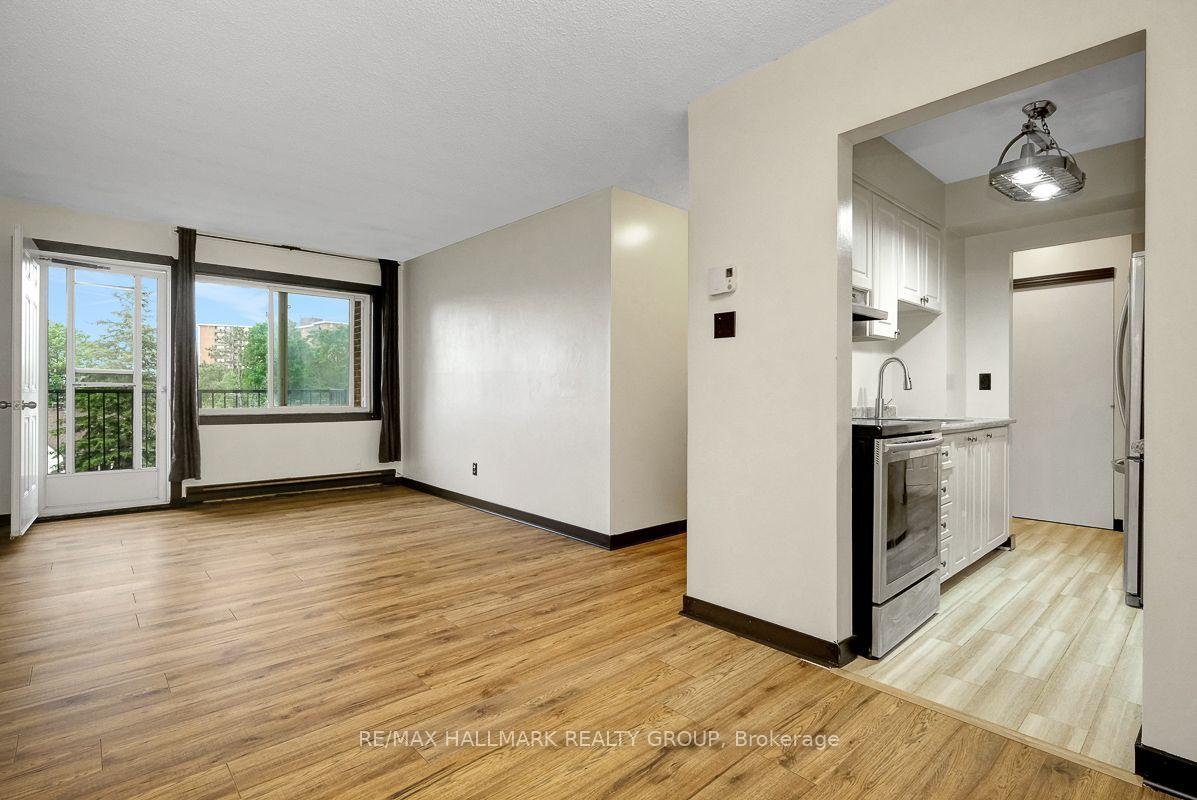 Photo 11 of Unit 401C, 2041 Arrowsmith Drive, Ottawa, Beacon Hill South — HOMEH