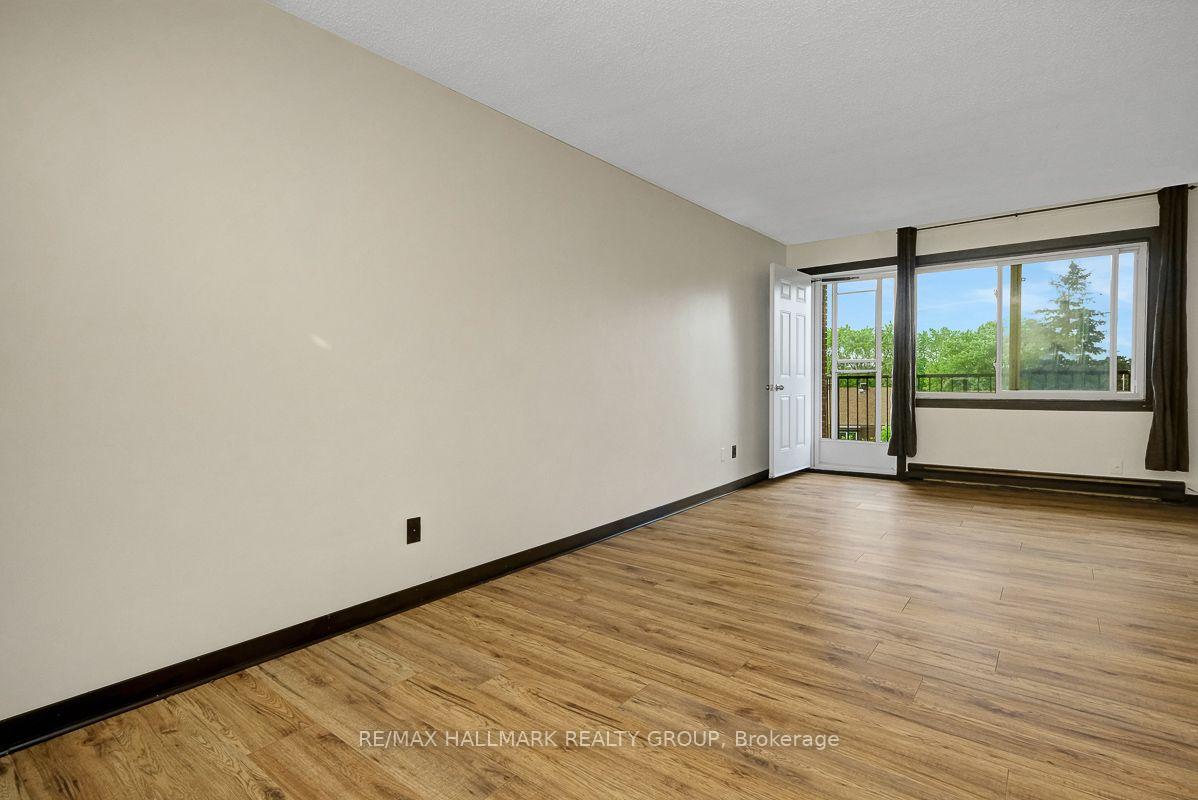 Photo 12 of Unit 401C, 2041 Arrowsmith Drive, Ottawa, Beacon Hill South — HOMEH