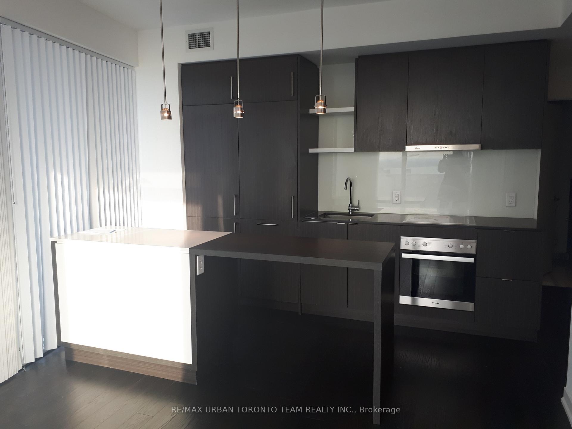 Photo 4 of Unit 5502, 100 Harbour Street, Toronto, Waterfront Communities — HOMEH