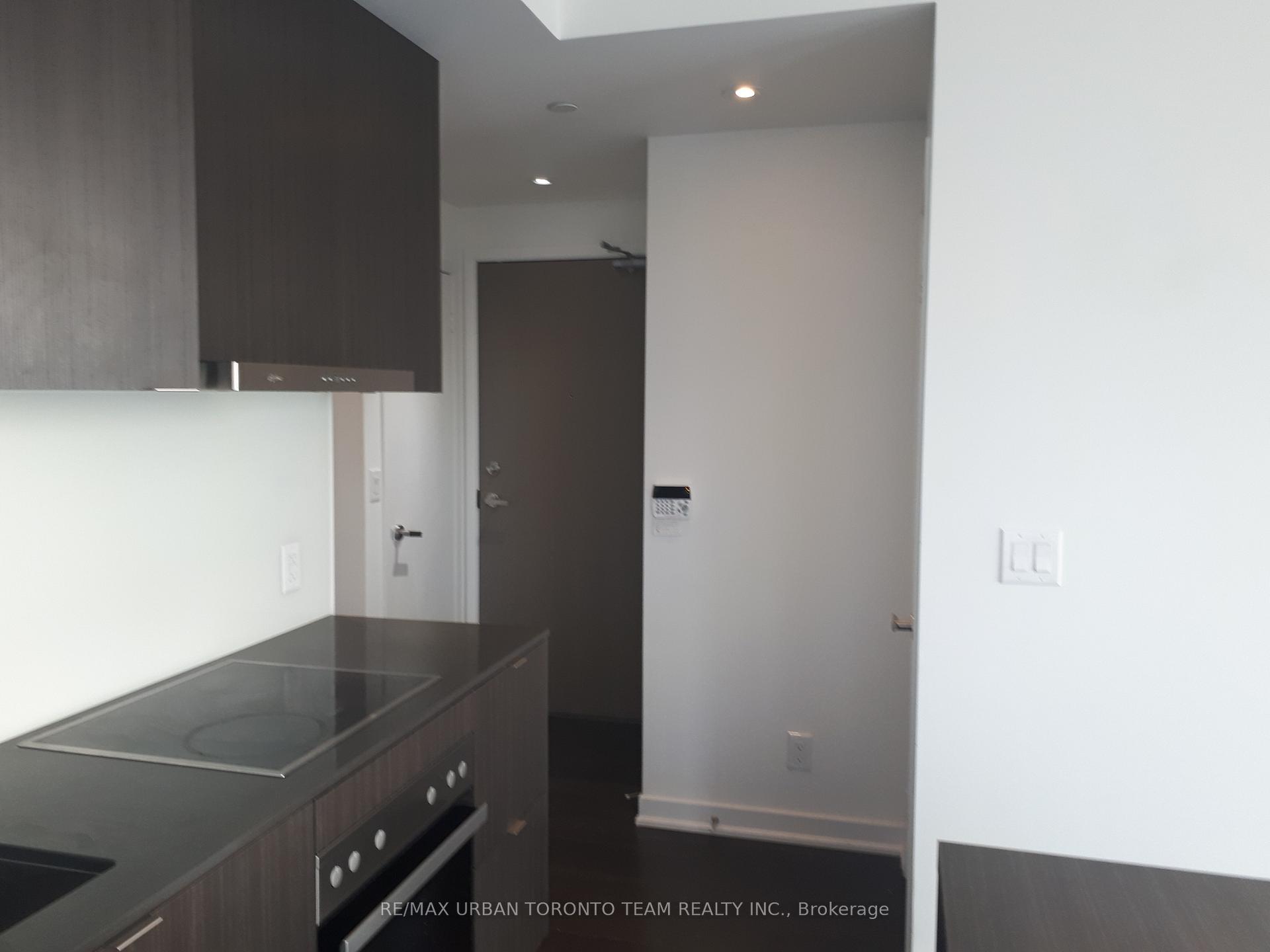 Photo 5 of Unit 5502, 100 Harbour Street, Toronto, Waterfront Communities — HOMEH
