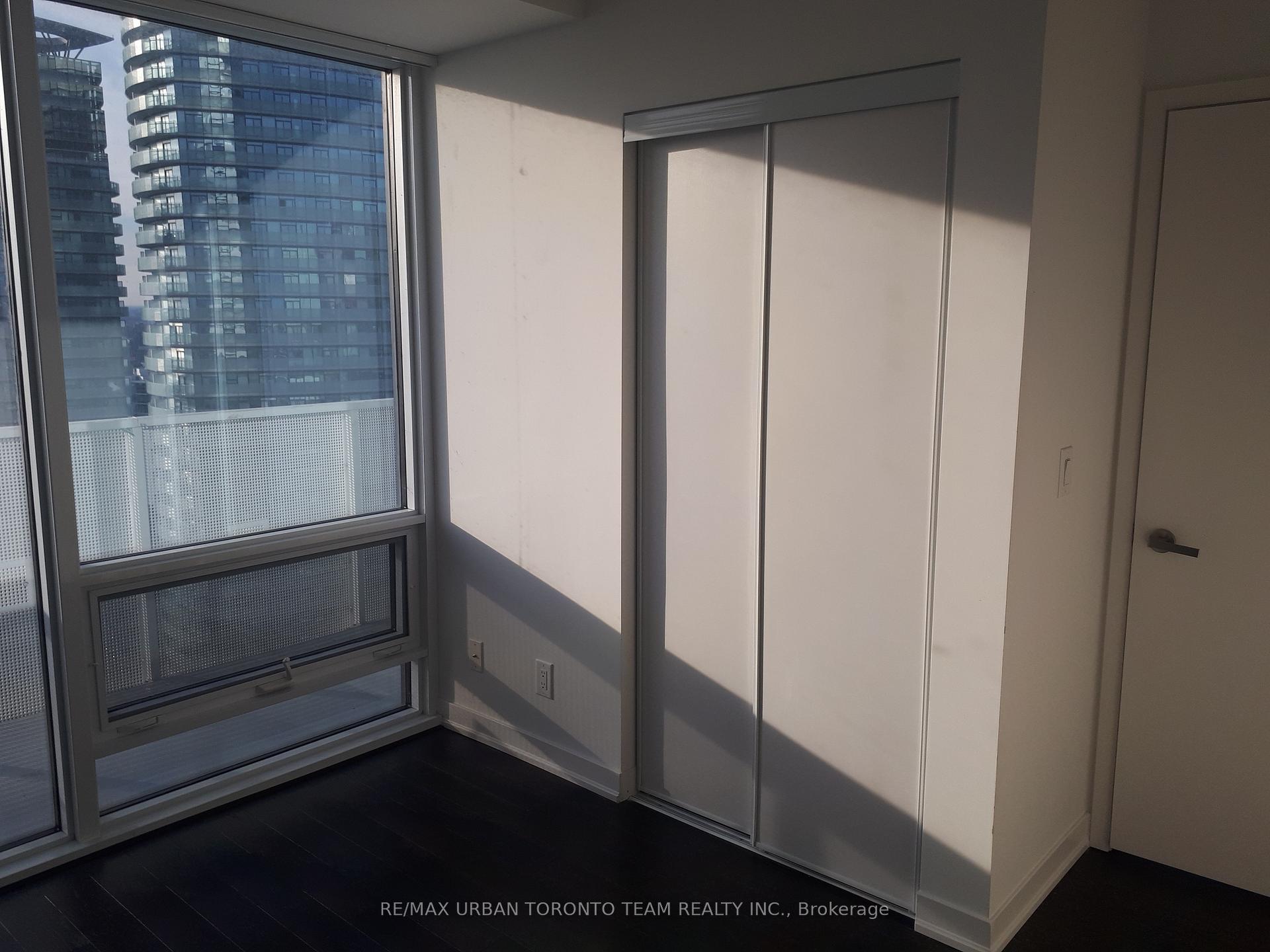 Photo 7 of Unit 5502, 100 Harbour Street, Toronto, Waterfront Communities — HOMEH
