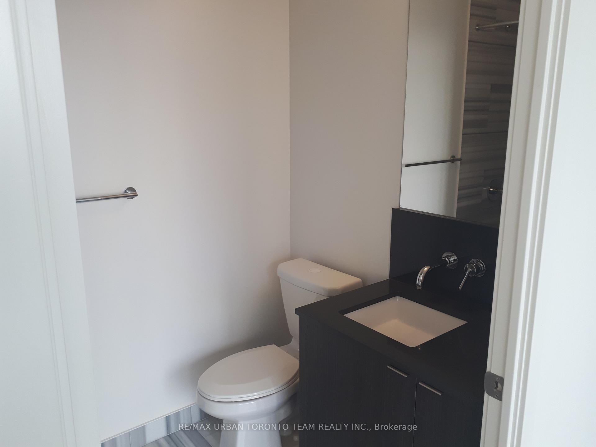 Photo 9 of Unit 5502, 100 Harbour Street, Toronto, Waterfront Communities — HOMEH