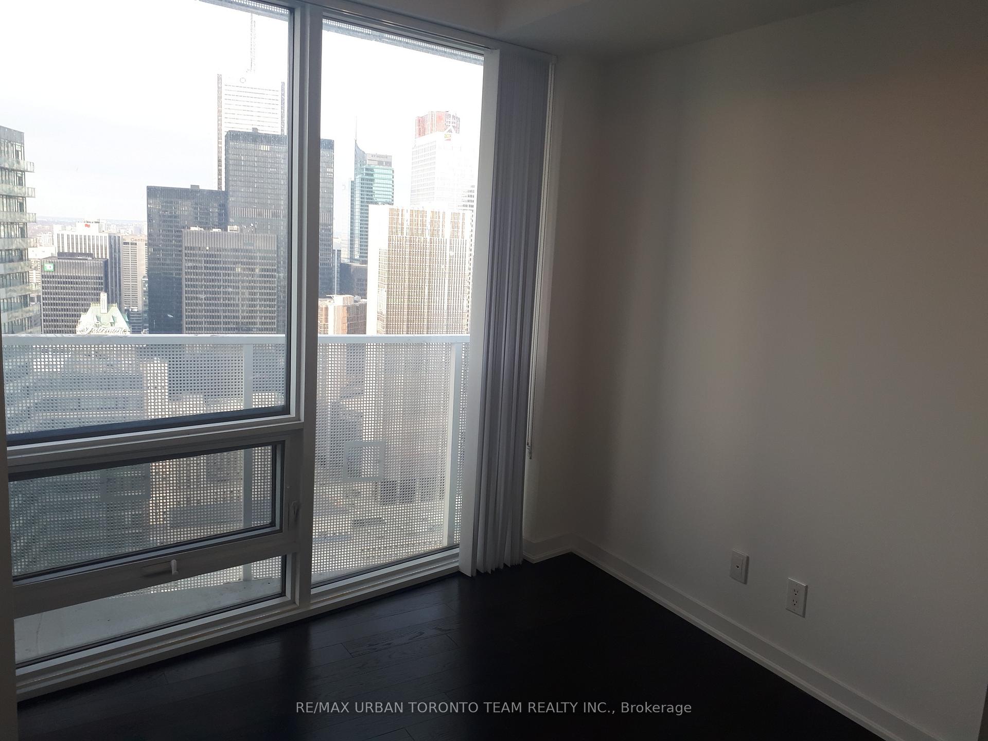 Photo 12 of Unit 5502, 100 Harbour Street, Toronto, Waterfront Communities — HOMEH