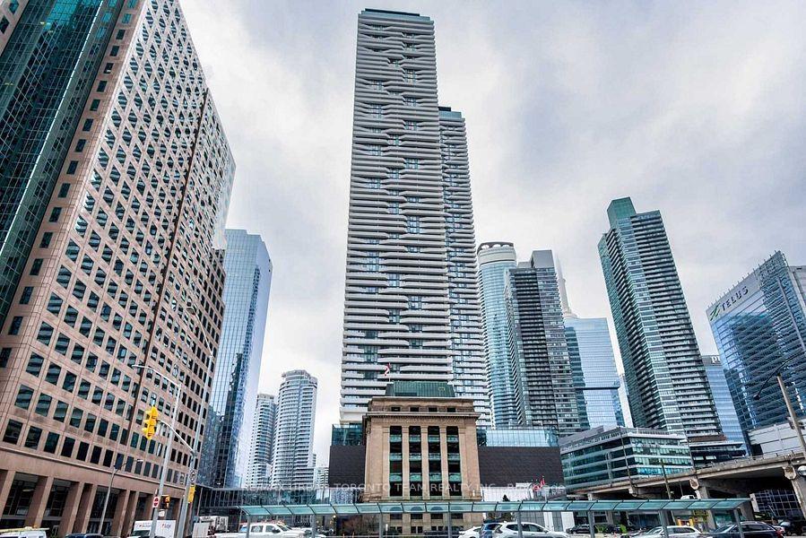 Photo 15 of Unit 5502, 100 Harbour Street, Toronto, Waterfront Communities — HOMEH