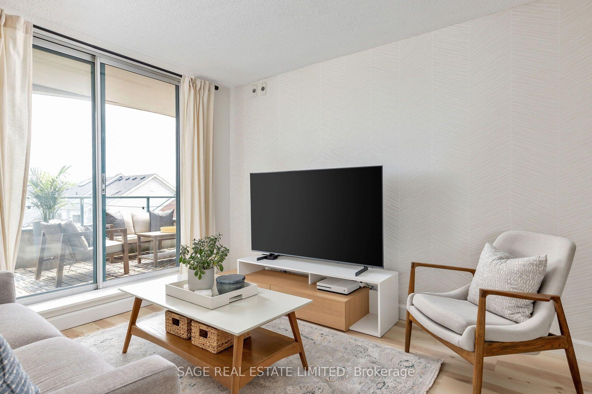 Photo 2 of Unit 401, 1765 Queen Street E, Toronto, The Beaches — HOMEH