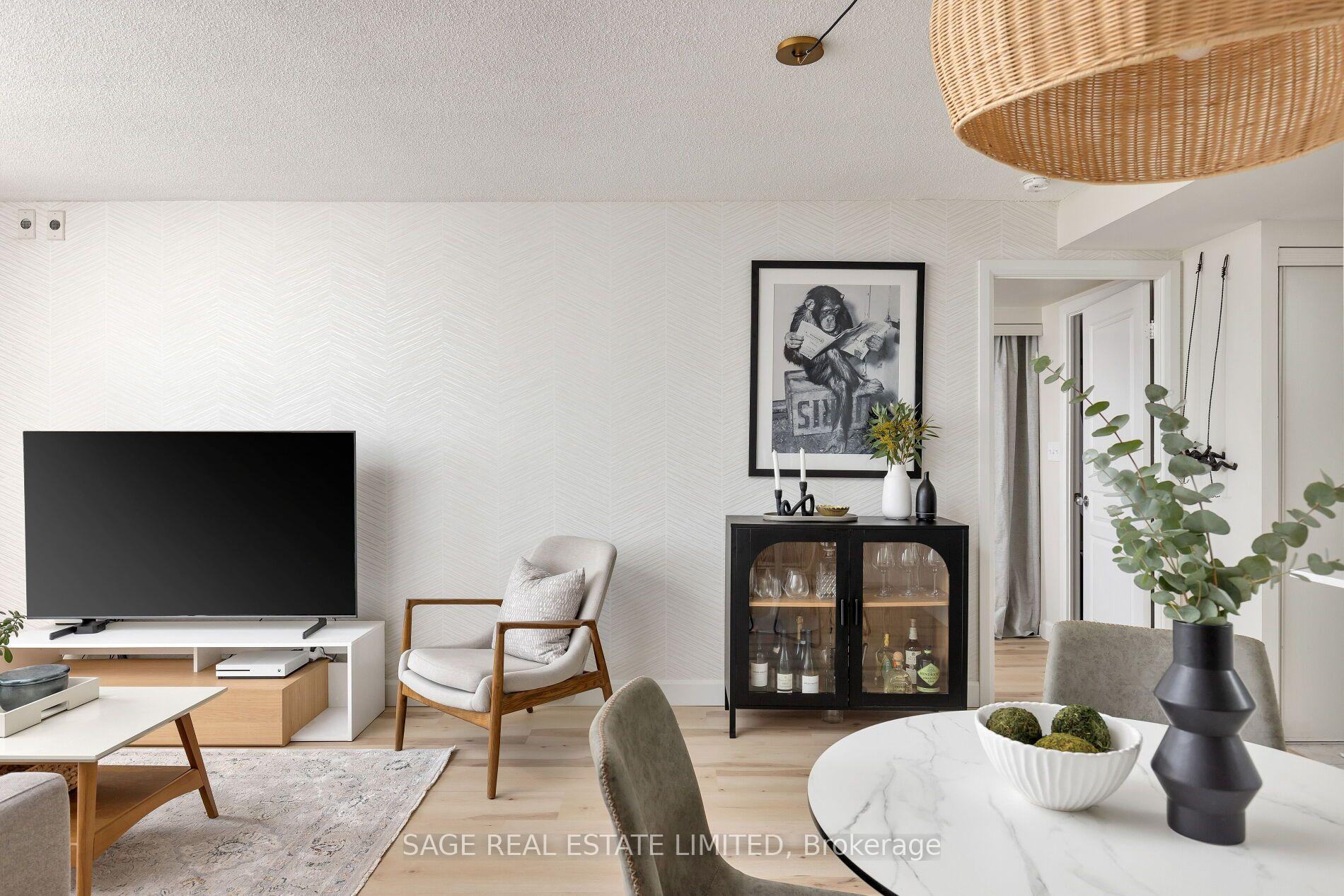 Photo 5 of Unit 401, 1765 Queen Street E, Toronto, The Beaches — HOMEH