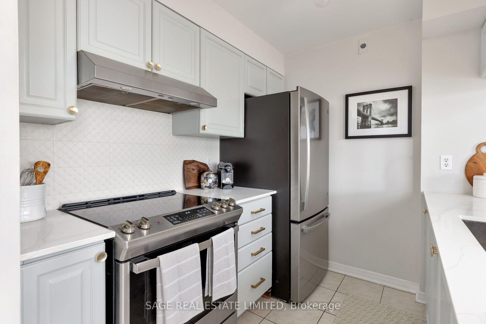 Photo 10 of Unit 401, 1765 Queen Street E, Toronto, The Beaches — HOMEH