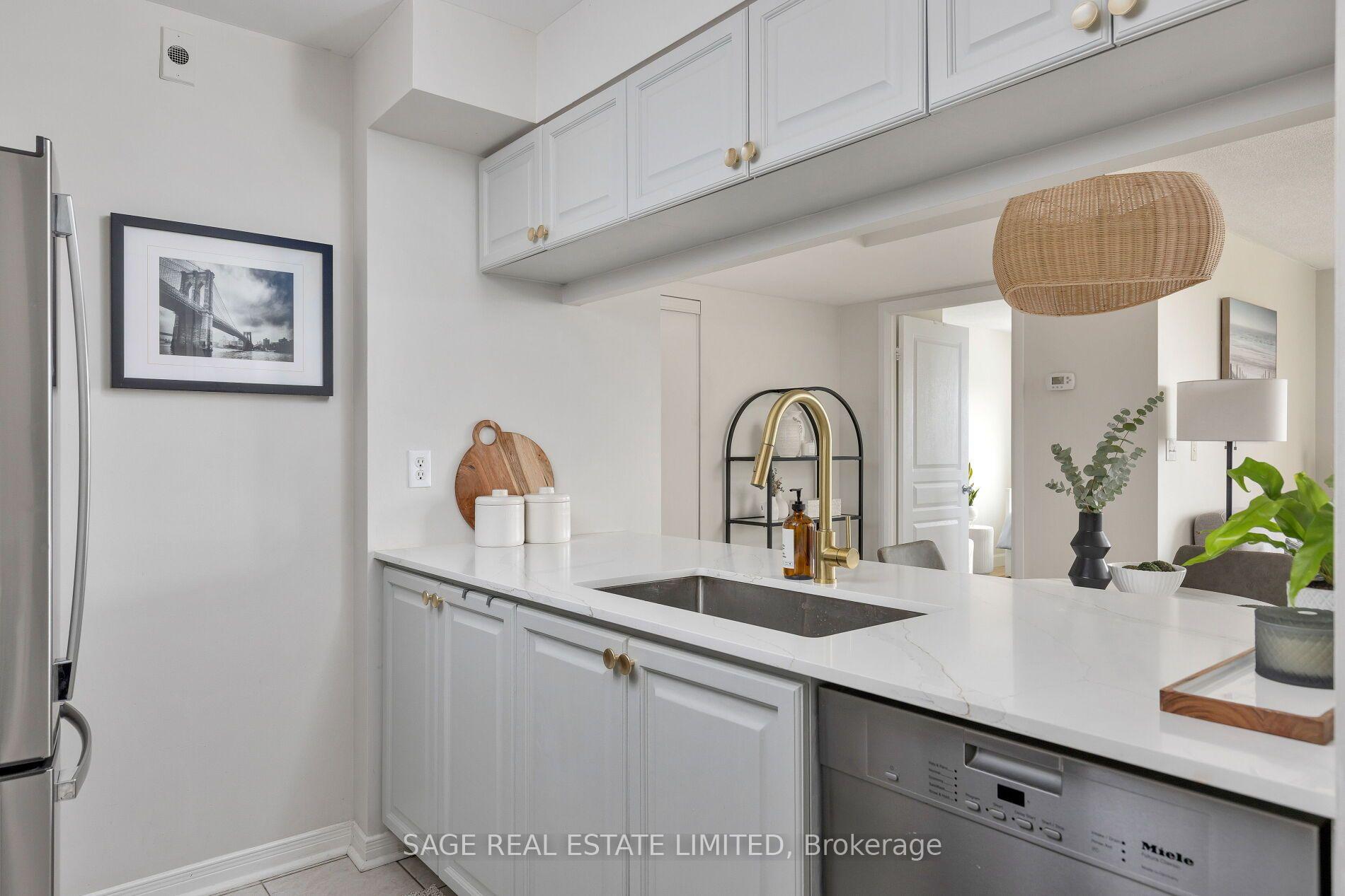 Photo 11 of Unit 401, 1765 Queen Street E, Toronto, The Beaches — HOMEH