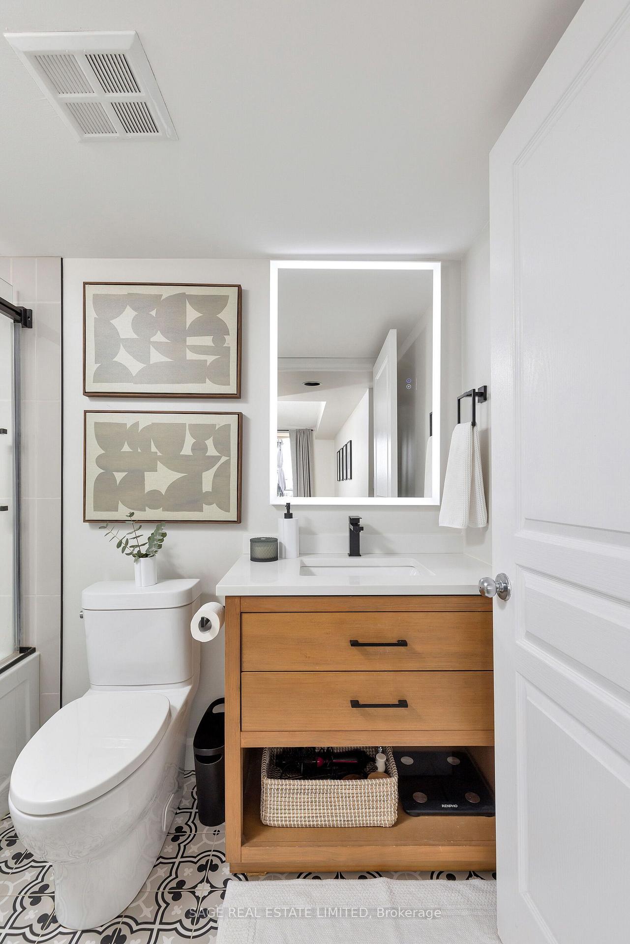 Photo 19 of Unit 401, 1765 Queen Street E, Toronto, The Beaches — HOMEH