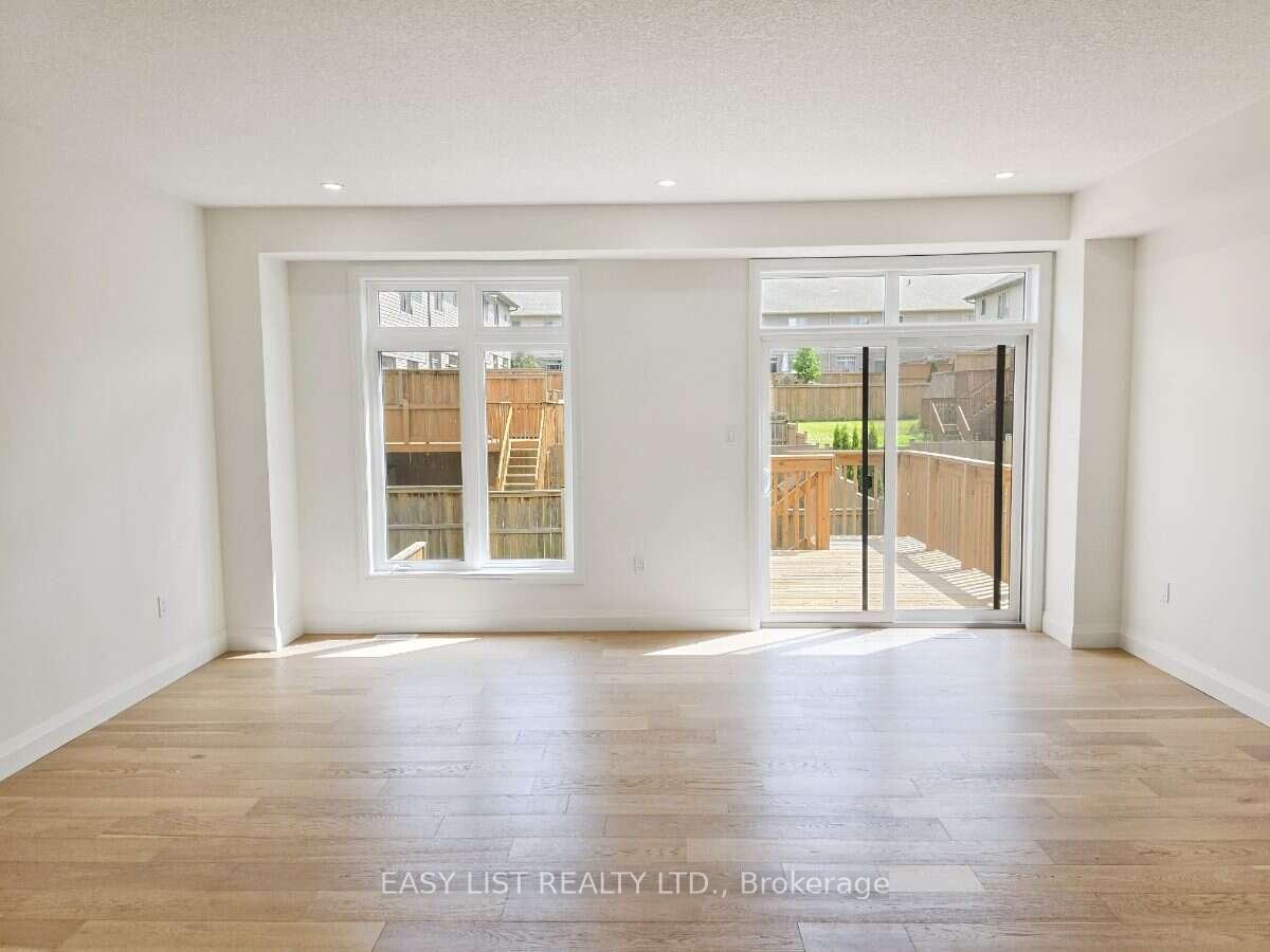 Photo 5 of 10 Kay Crescent, Guelph, Pineridge/Westminster Woods — HOMEH