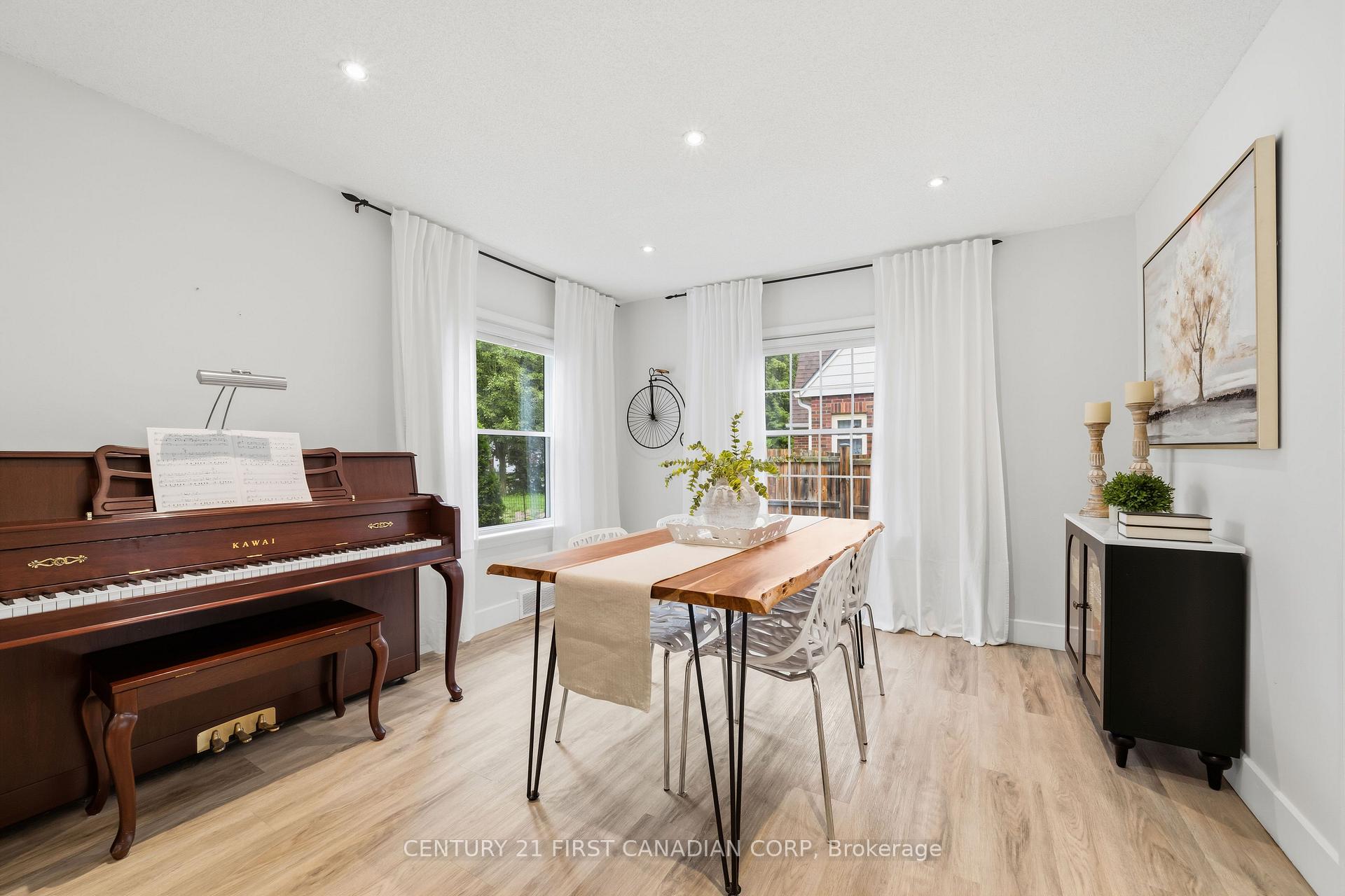 Photo 12 of 378 Byron Boulevard, London, South B — HOMEH