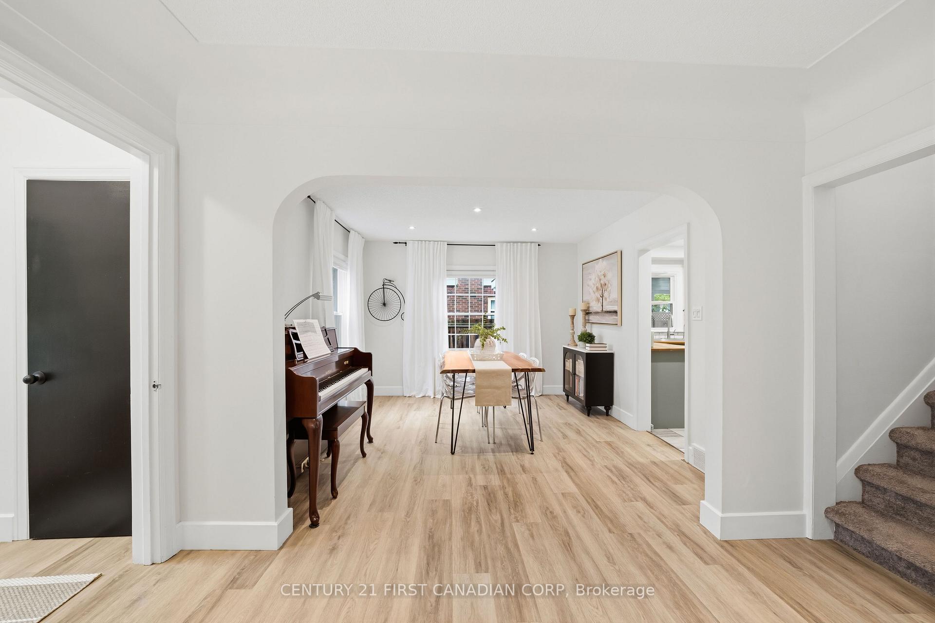 Photo 16 of 378 Byron Boulevard, London, South B — HOMEH