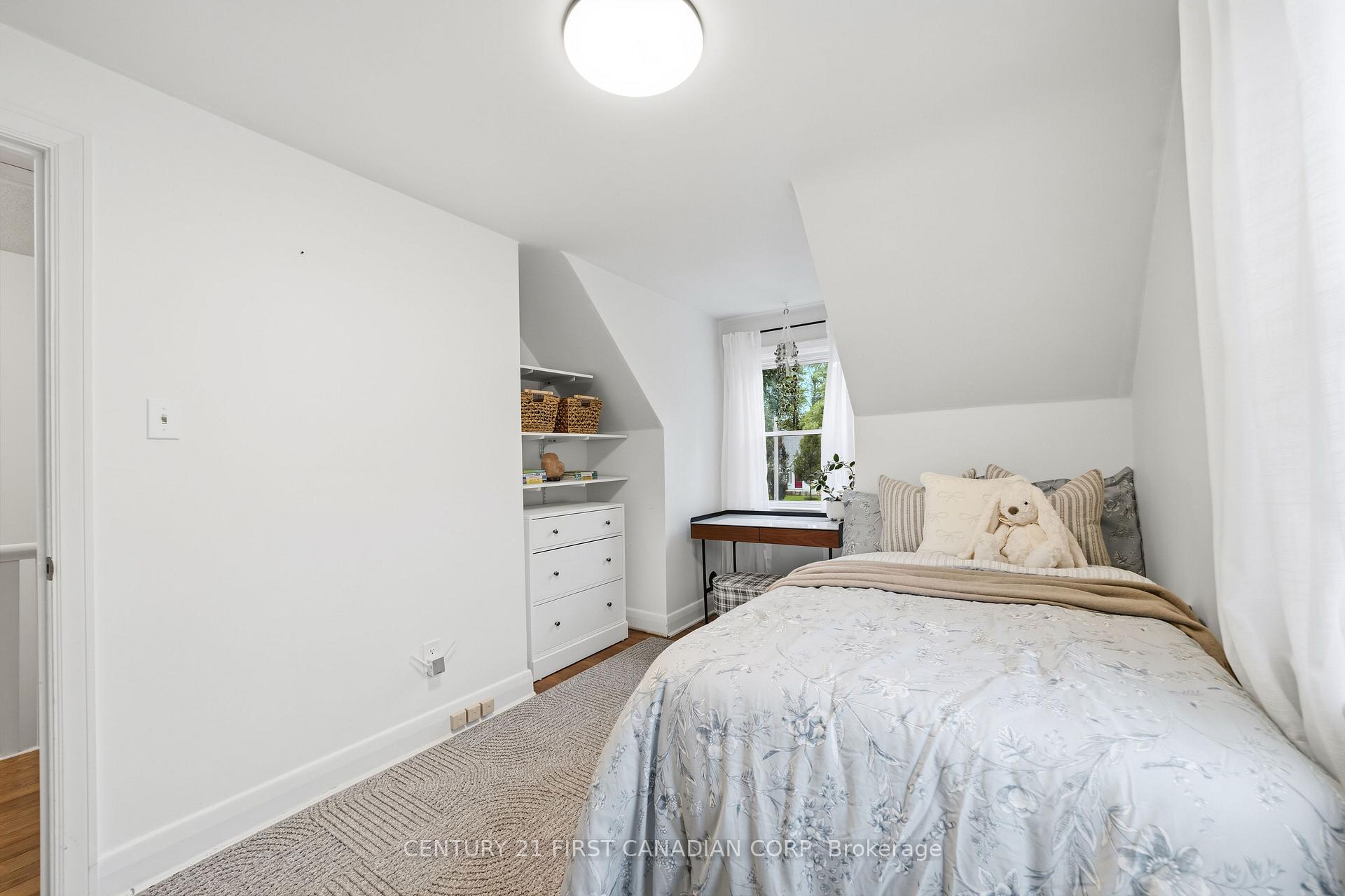 Photo 25 of 378 Byron Boulevard, London, South B — HOMEH