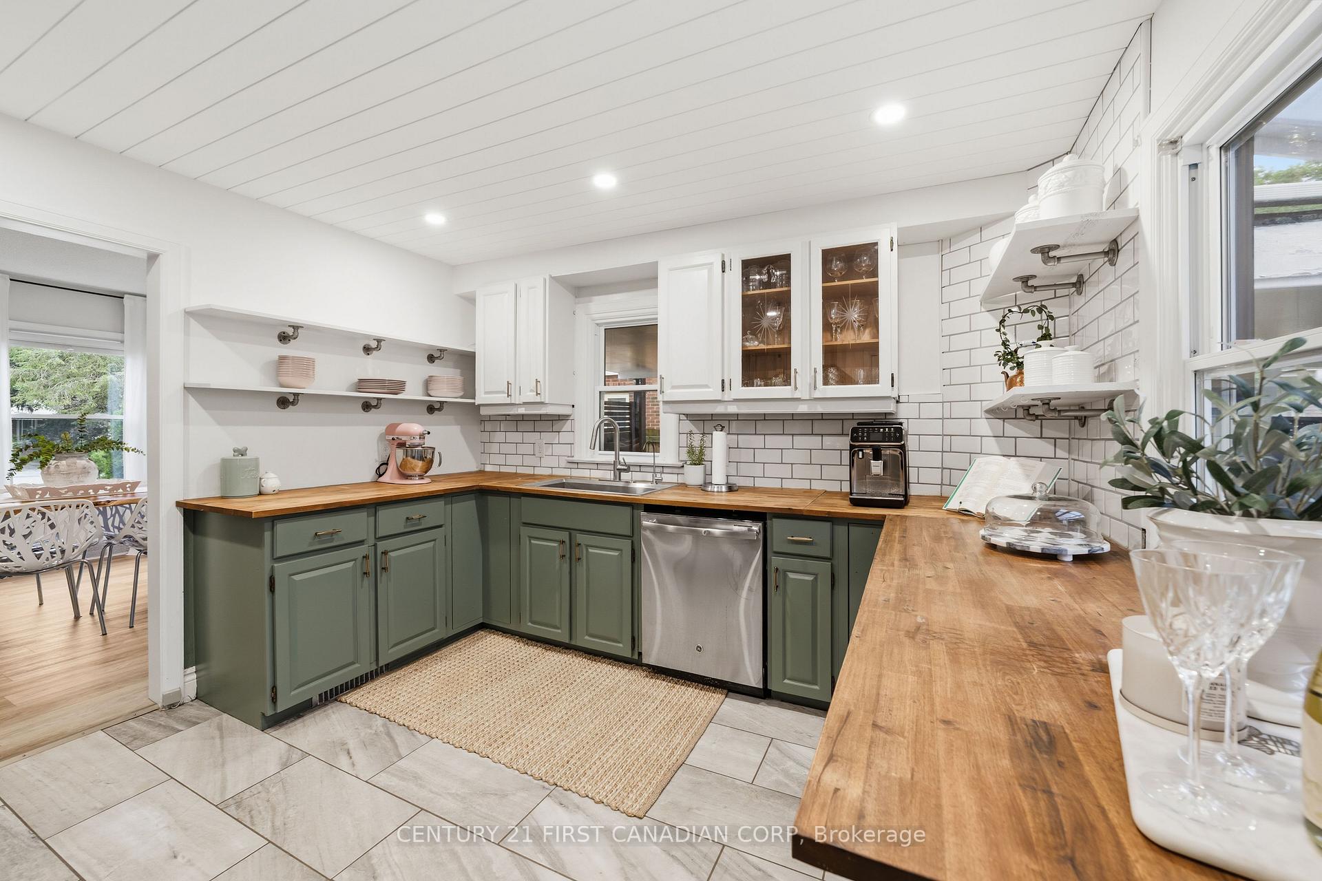 Photo 21 of 378 Byron Boulevard, London, South B — HOMEH