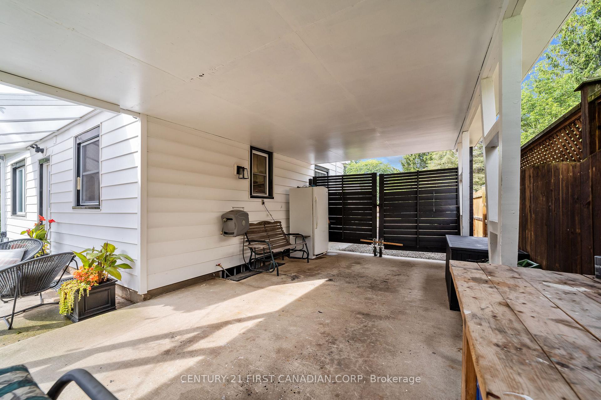 Photo 35 of 378 Byron Boulevard, London, South B — HOMEH