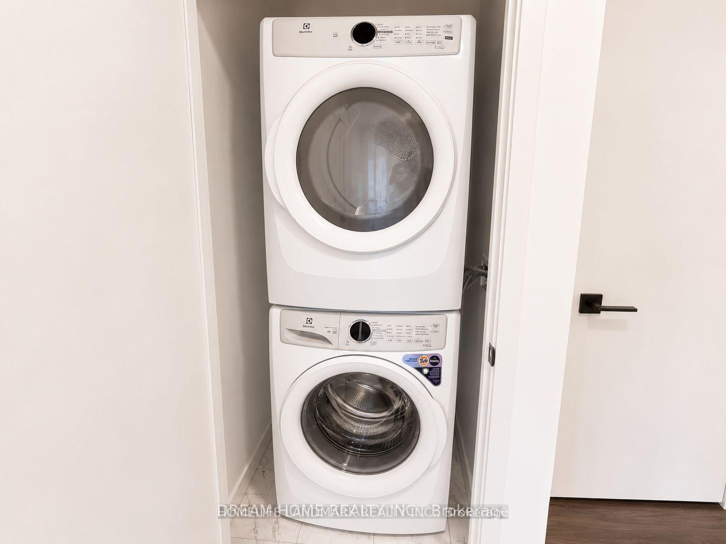 Photo 10 of Unit 2002, 609 Sherbourne Street, Toronto, North St. James Town — HOMEH