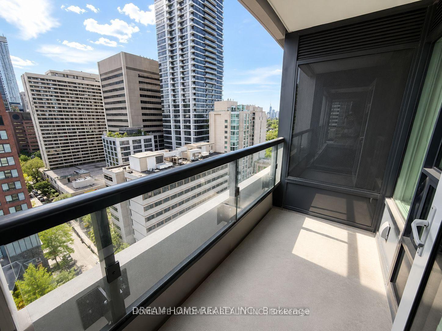 Photo 11 of Unit 2002, 609 Sherbourne Street, Toronto, North St. James Town — HOMEH