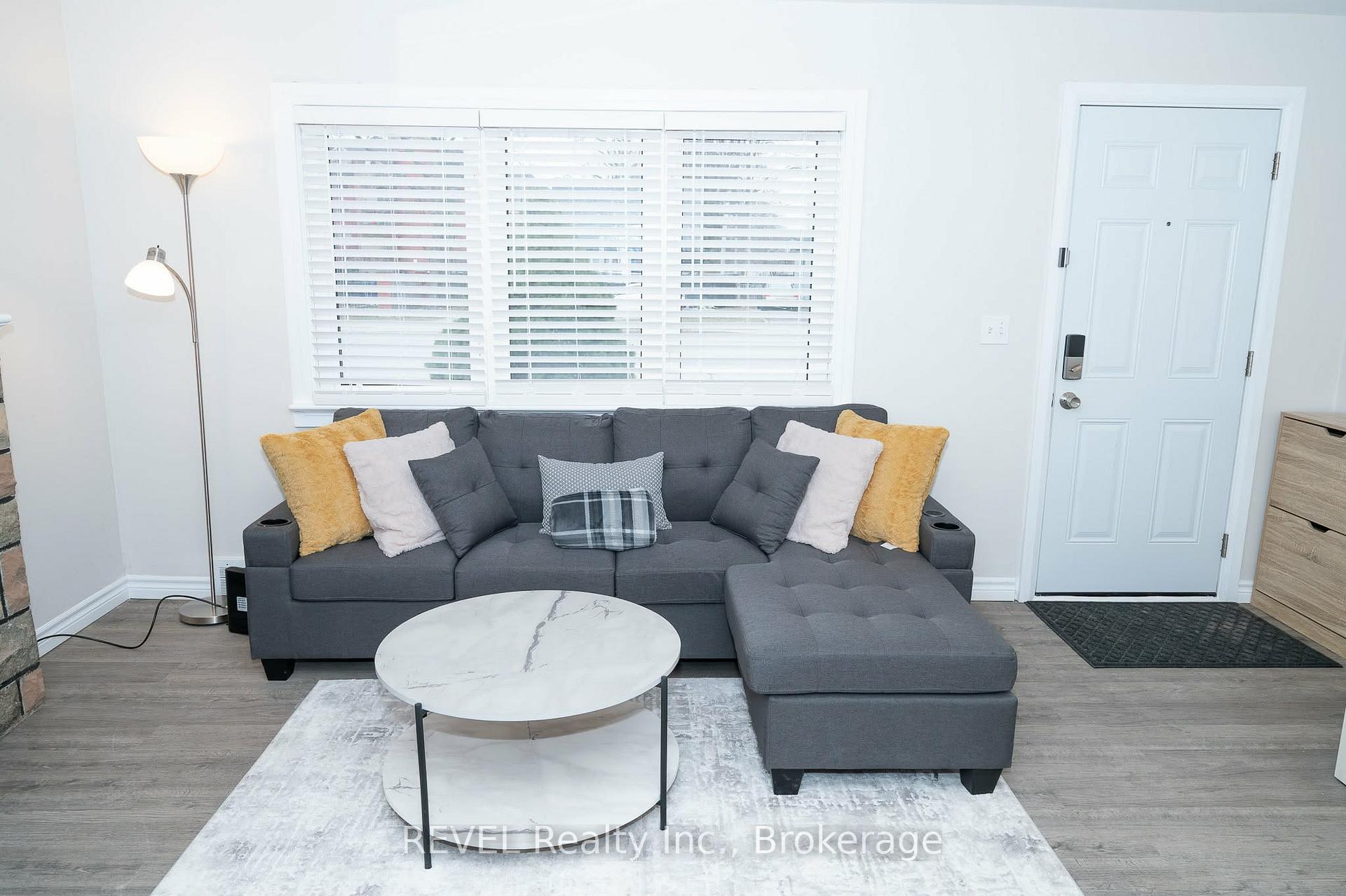 Photo 4 of 6482 Mcleod Road, Niagara Falls, Oldfield — HOMEH