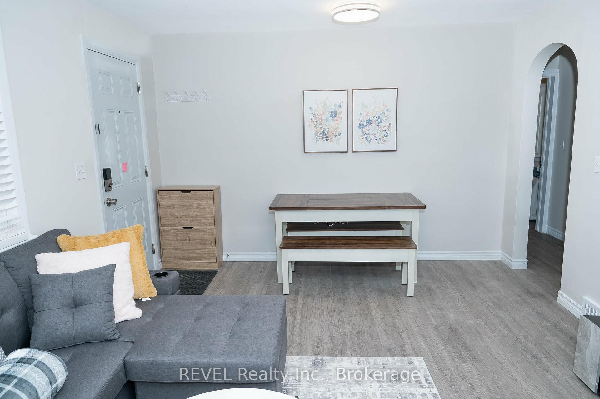 Photo 8 of 6482 Mcleod Road, Niagara Falls, Oldfield — HOMEH