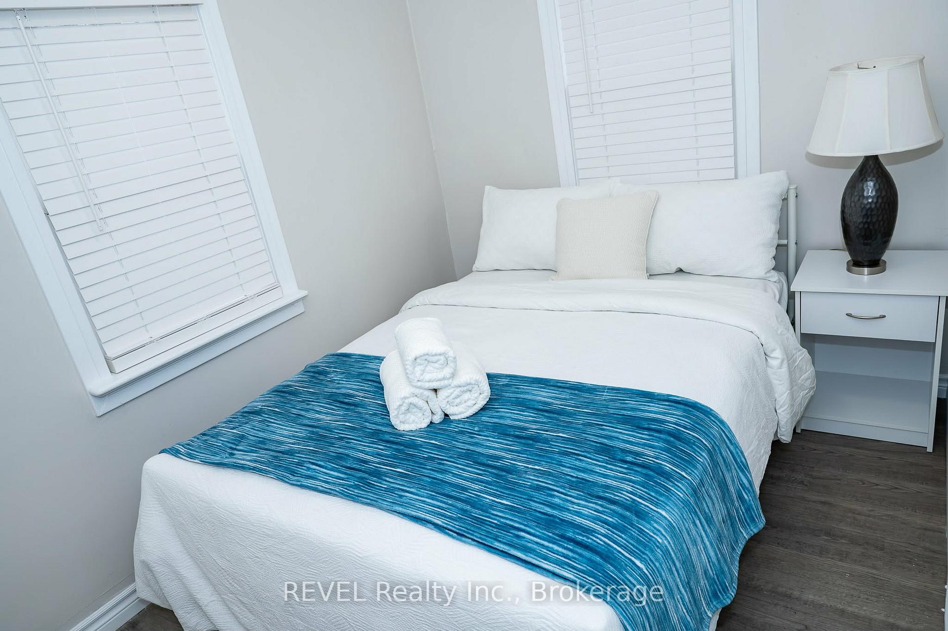 Photo 9 of 6482 Mcleod Road, Niagara Falls, Oldfield — HOMEH