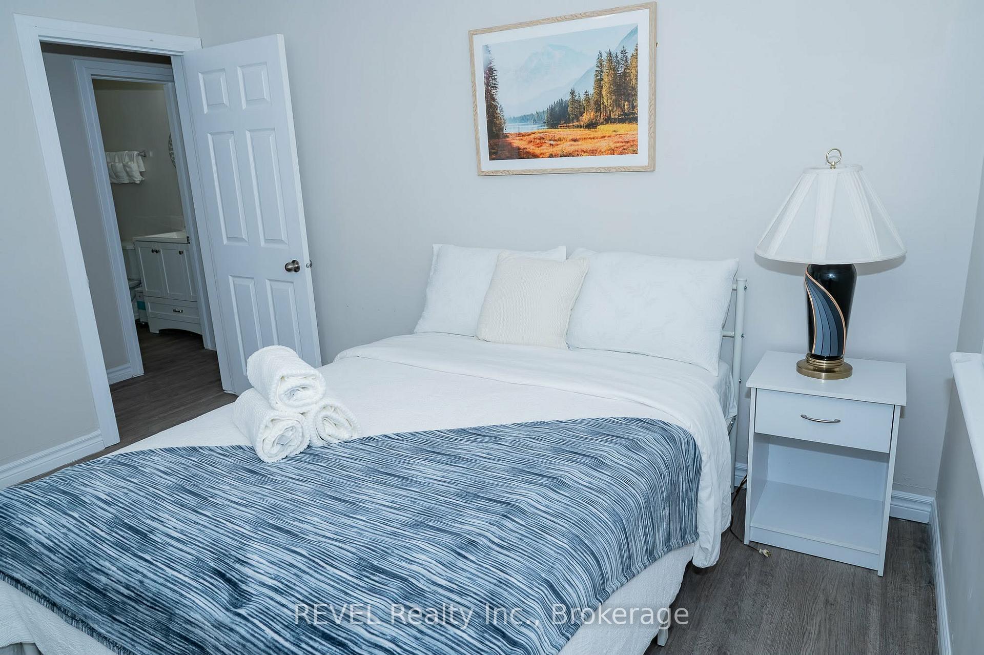 Photo 14 of 6482 Mcleod Road, Niagara Falls, Oldfield — HOMEH