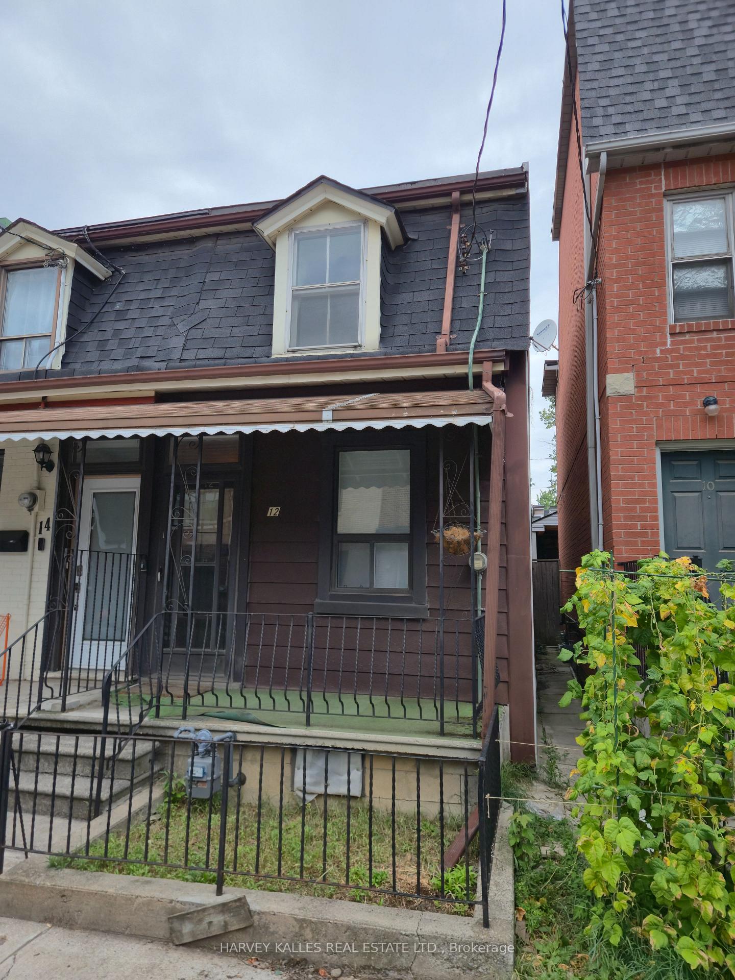 Photo 1 of 12 Whitaker Avenue, Toronto, Niagara — HOMEH