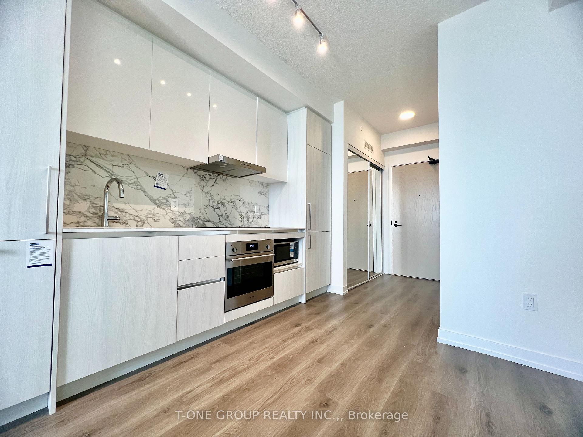 Photo 5 of Unit 5203, 225 Commerce Street, Vaughan, Vaughan Corporate Centre — HOMEH