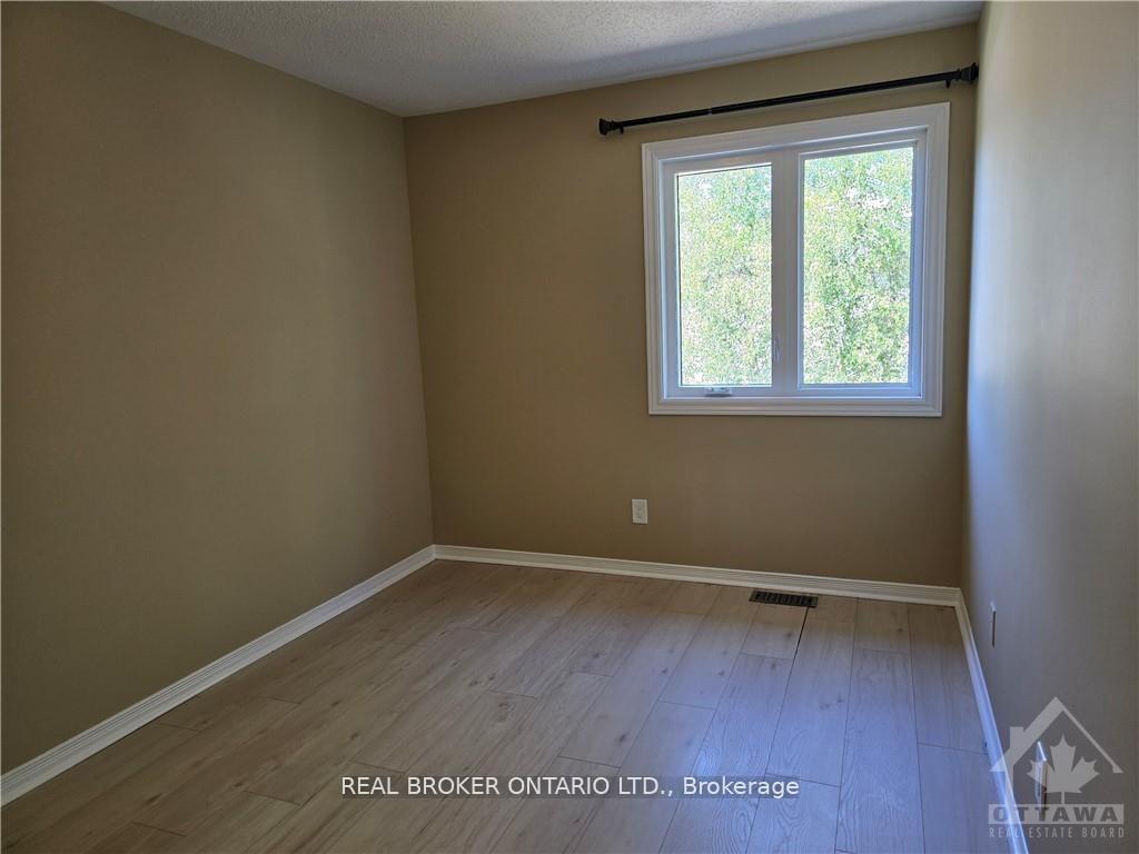 Photo 11 of 59 Piper Crescent, Ottawa, Kanata - Morgan's Grant/South March — HOMEH