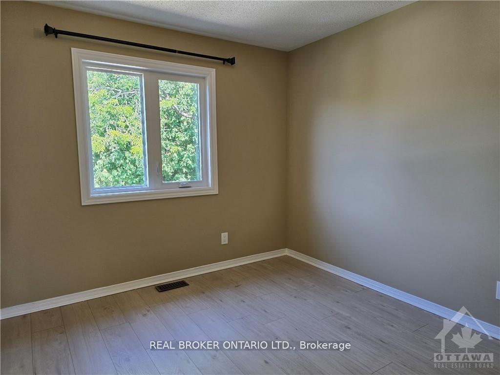Photo 12 of 59 Piper Crescent, Ottawa, Kanata - Morgan's Grant/South March — HOMEH