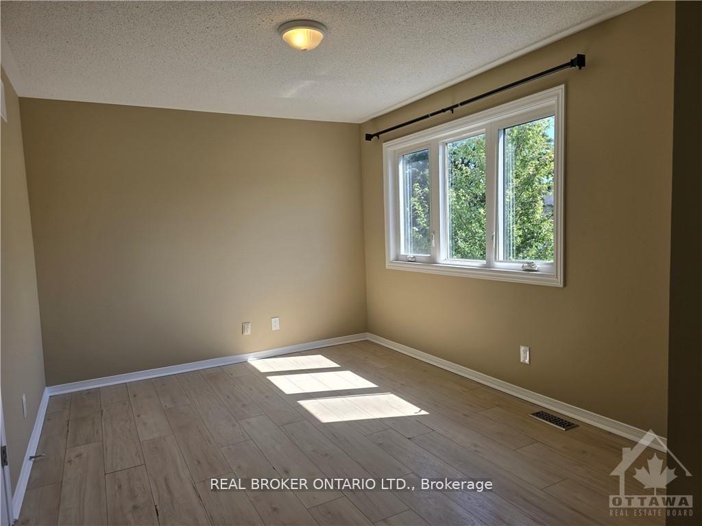 Photo 13 of 59 Piper Crescent, Ottawa, Kanata - Morgan's Grant/South March — HOMEH