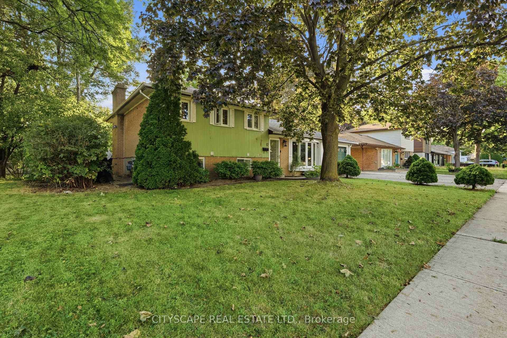 Photo 5 of 12 Vanderbrent Crescent, Etobicoke, Willowridge-Martingrove-Richview — HOMEH