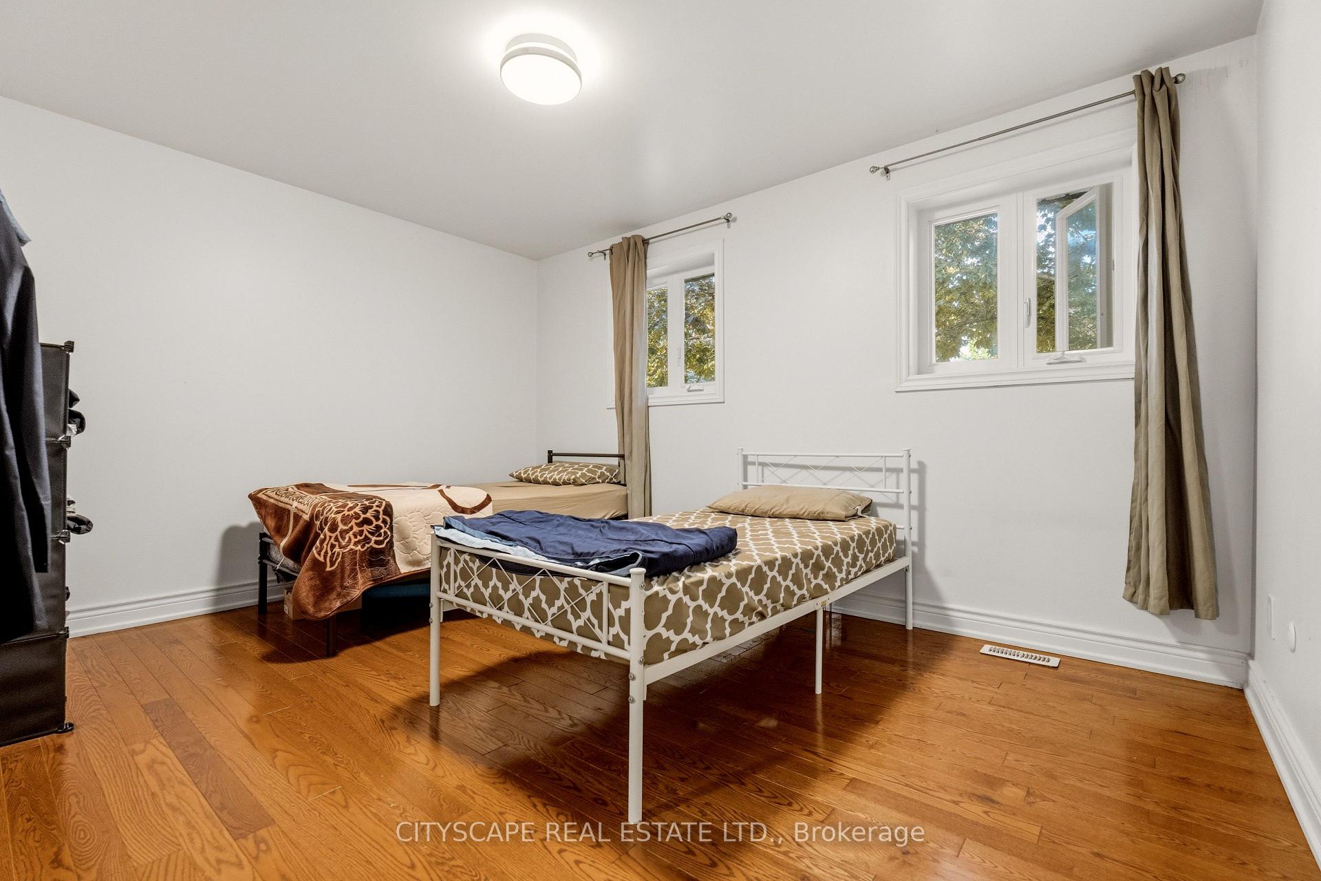 Photo 15 of 12 Vanderbrent Crescent, Etobicoke, Willowridge-Martingrove-Richview — HOMEH