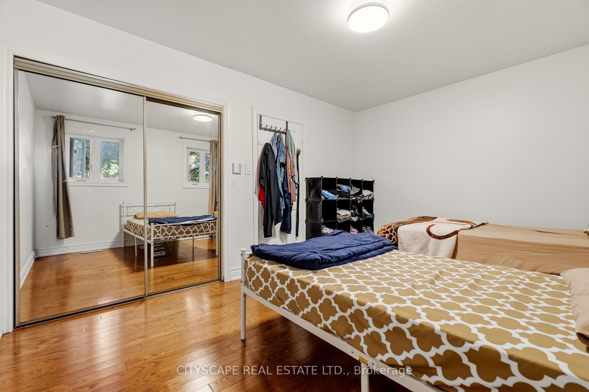 Photo 16 of 12 Vanderbrent Crescent, Etobicoke, Willowridge-Martingrove-Richview — HOMEH