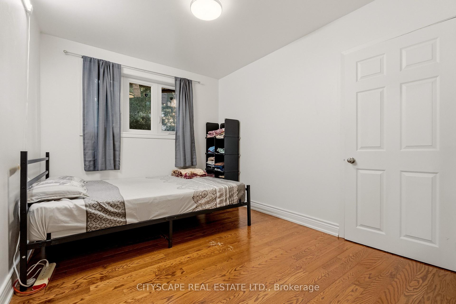 Photo 17 of 12 Vanderbrent Crescent, Etobicoke, Willowridge-Martingrove-Richview — HOMEH