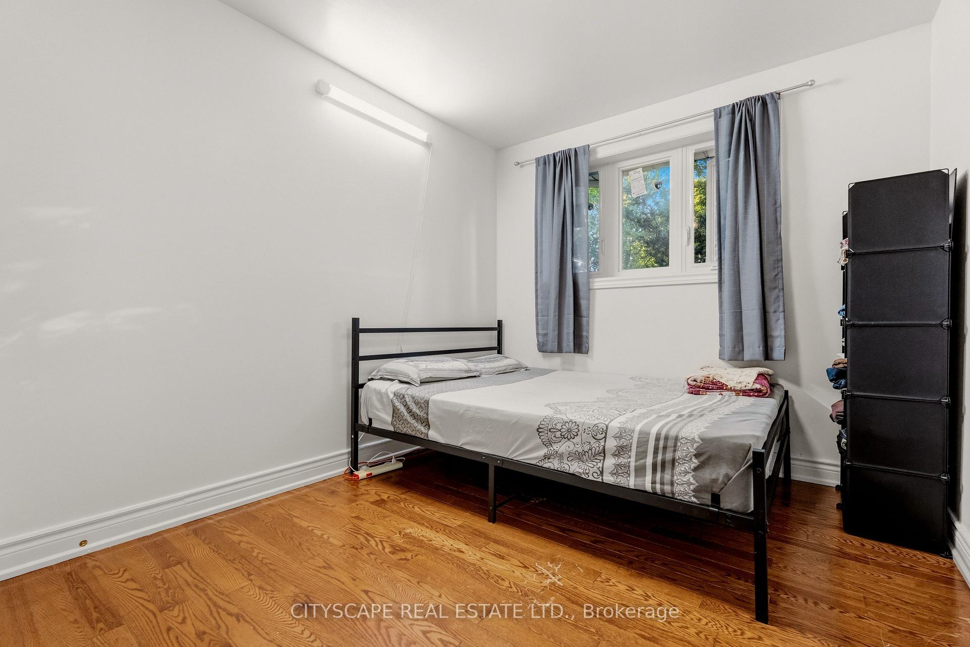 Photo 18 of 12 Vanderbrent Crescent, Etobicoke, Willowridge-Martingrove-Richview — HOMEH