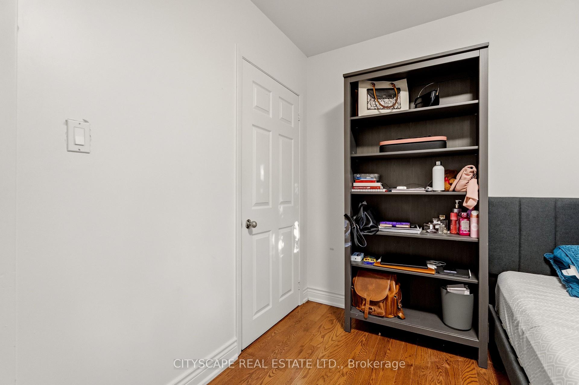 Photo 20 of 12 Vanderbrent Crescent, Etobicoke, Willowridge-Martingrove-Richview — HOMEH